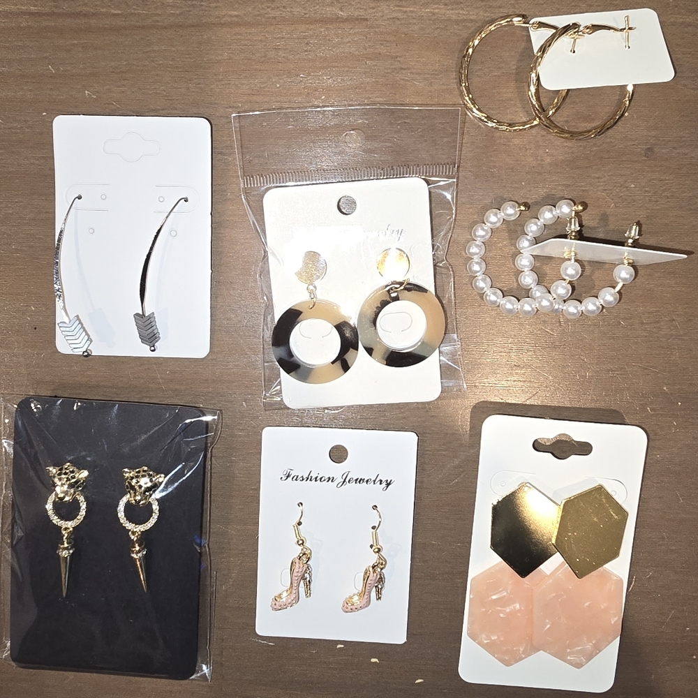 Mystery Earring Bundle! The More You Bid, The More You Get! - Picture 17 of 17
